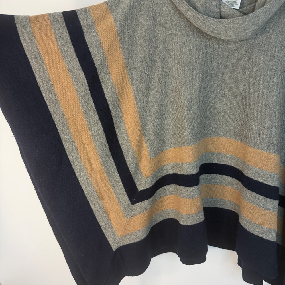 BCBGMaxAzria Wyona Poncho Sweater Grey Navy Tan Stripe‎ 100% Lambswool One Size - Picture 4 of 7